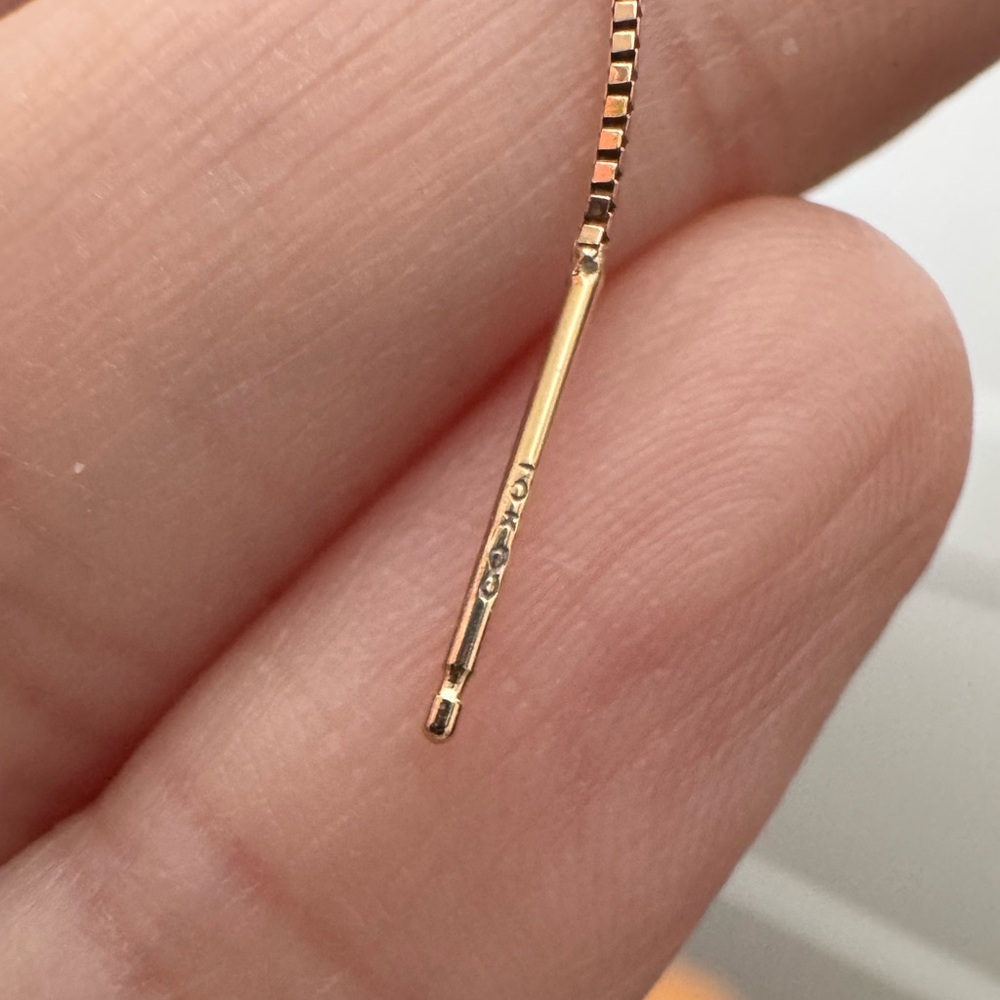 10K Gold « K » Earring Threader - Picture 6 of 6